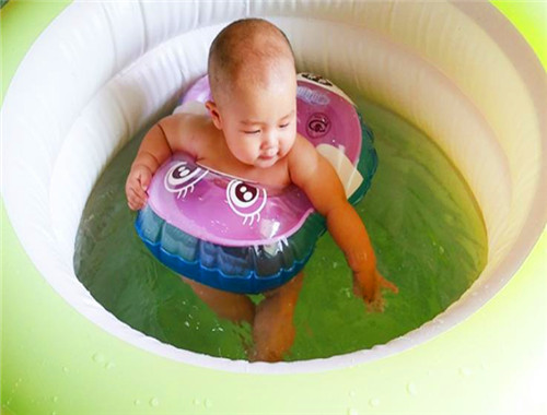 扑扑鲸亲子游泳中心